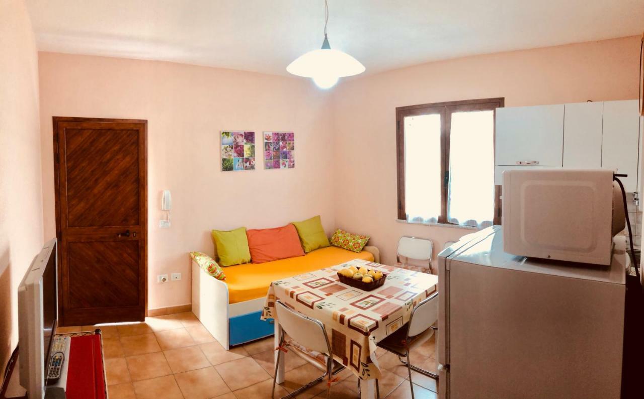 Appartamento Vacanze Sardegna シニスコーラ エクステリア 写真